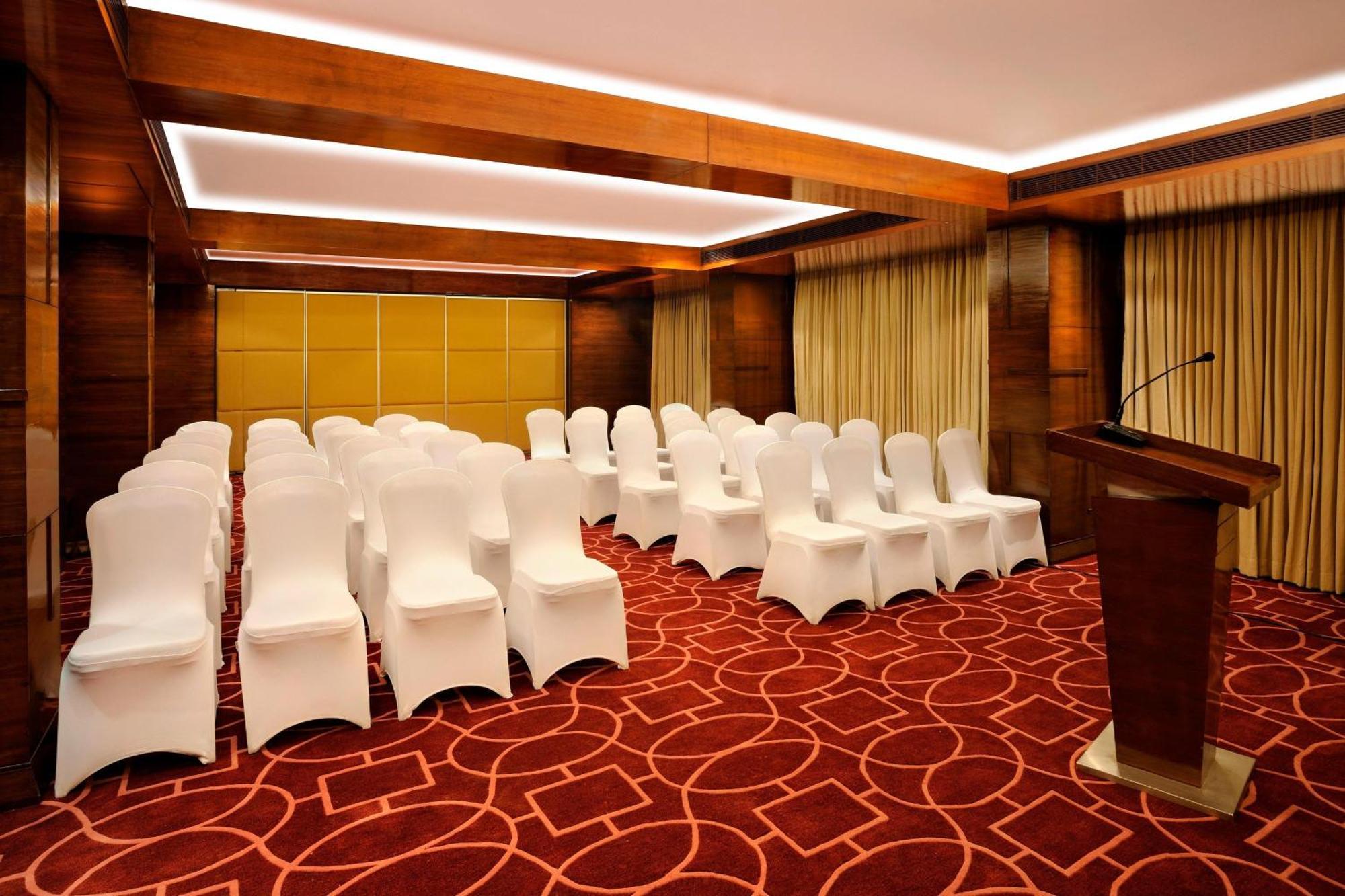 Four Points By Sheraton Ahmadábád Exteriér fotografie